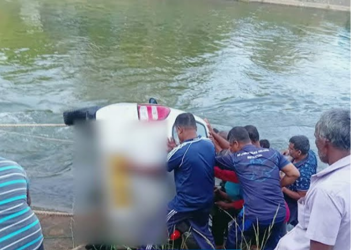 වියානා ඇළට පෙරලුණු මෝටර් රථය – දෙදෙනෙක් මරුට (VIDEO)