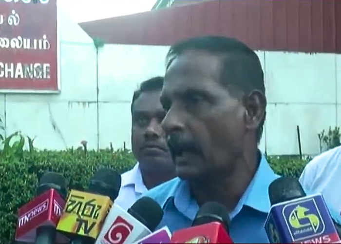 තැපෑල තවමත් වර්ජනයේ – සත්‍යග්‍රහයකුත් අරඹයි (VIDEO)