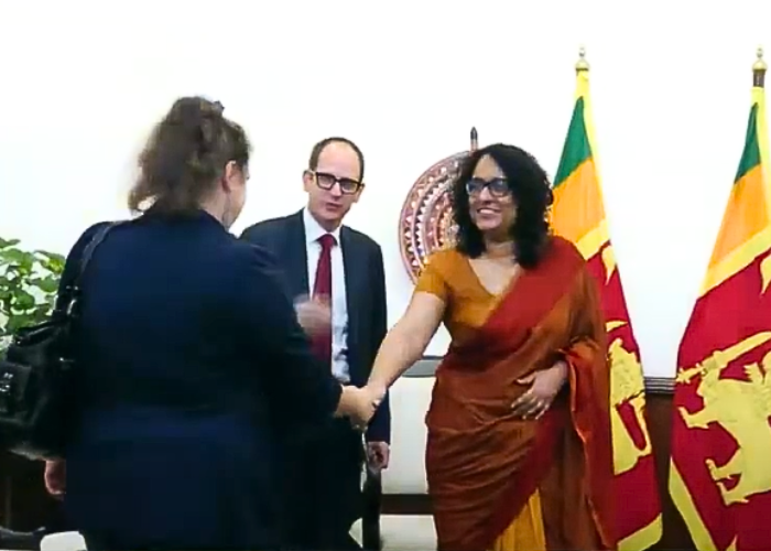 අගමැතිනිය ඉන්දීය – කැනඩා කොමසාරිස්වරුන් හමුවේ (VIDEO)