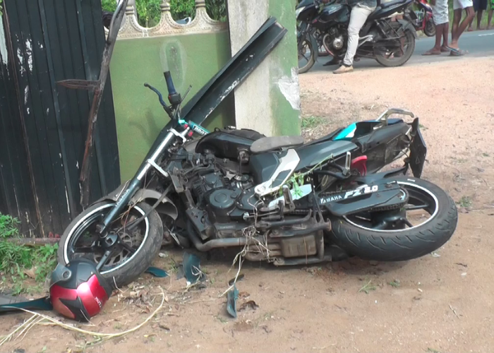 හුරුලුවැව රෝහල අසල සිදු වූ යතුරුපැදි අනතුරෙන් තරුණයන් දෙදෙනෙකු මරුට