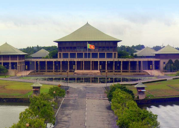 ජනාධිපතිවරුන්ගේ හිමිකම් (අවලංගු කිරීමේ) පනත් කෙටුම්පත පාර්ලිමේන්තුවට