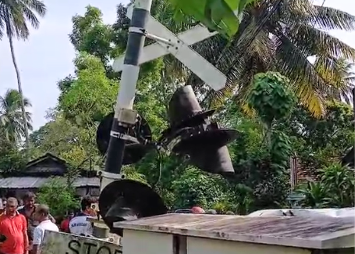 අනතුරු වලට අත වනන සංඥා දෝෂ (VIDEO)