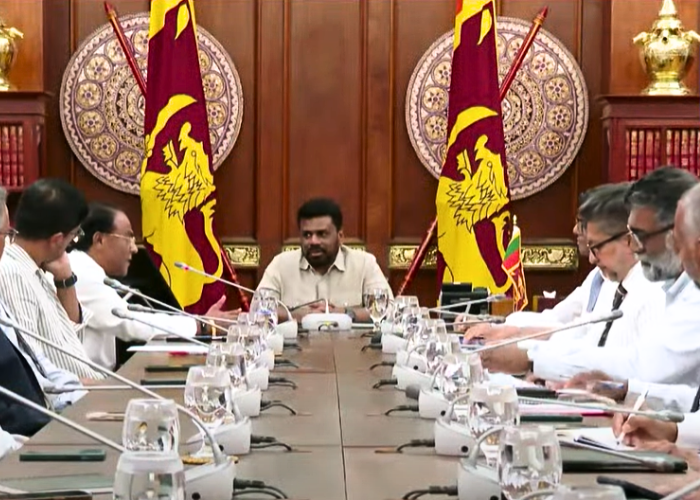 ජනාධිපති මන්දිර නිවාඩු නිකේතන කරන්න ජනාධිපතිගෙන් ව්‍යාපාරිකයන්ට ඇරයුම් (VIDEO)