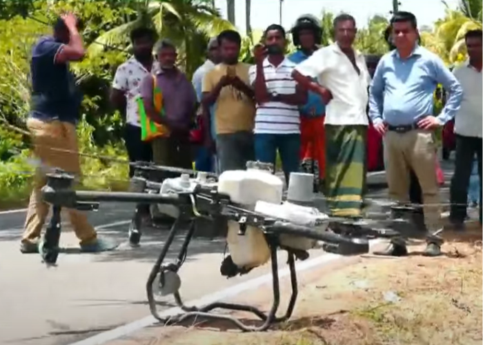 ඩ්‍රෝන තාක්ෂණය යොදා ගනිමින් පලිබෝධ නාශක ඉසීමේ අත්හදා බැලීමක් (VIDEO)