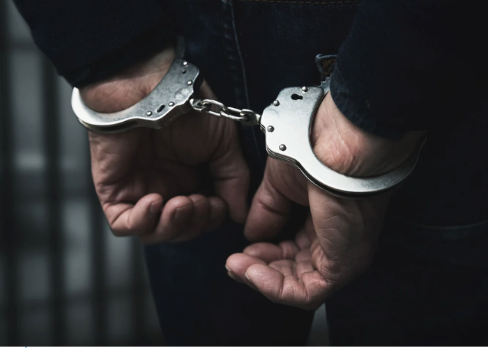 අගවිනිසුරුවරයා ගමන් ගත් රථ පෙළ ඡායාරූප ගත කළ පුද්ගලයෙකු රිමාන්ඩ්