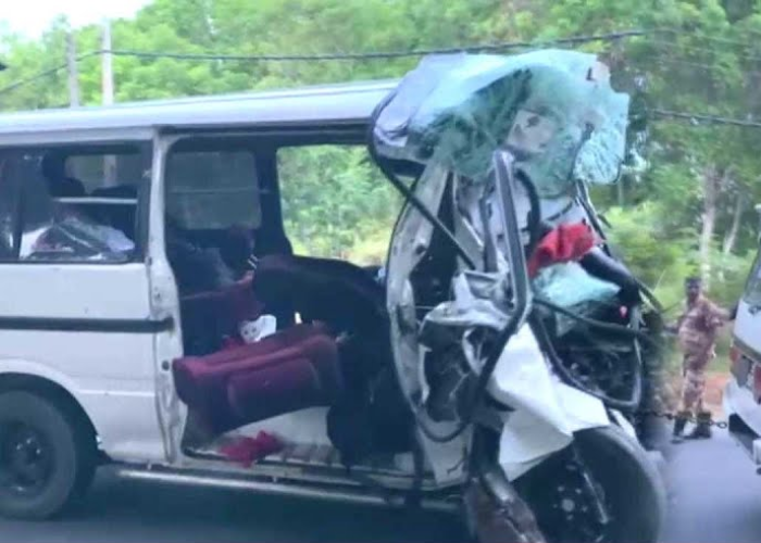 හතරකට මරු කැඳවූ තලාවේ රිය අනතුර (VIDEO)