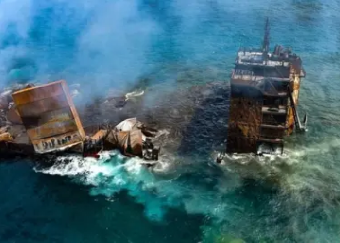 එක්ස්ප්‍රස් පර්ල් නැව් සමාගම ඩොලර් බිලියනයේ වන්දිය ගෙවන්න බැහැ කියයි (VIDEO)