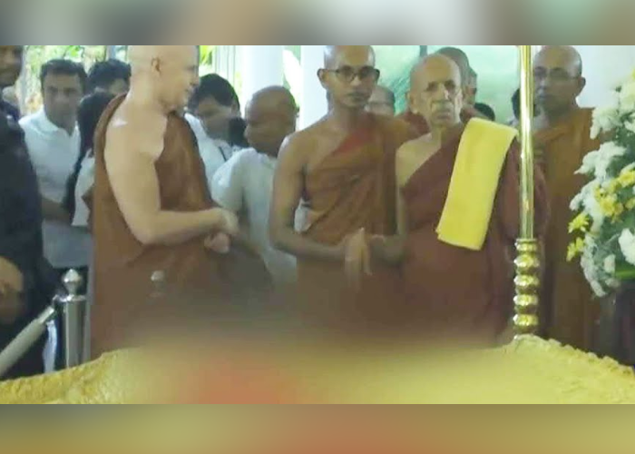 නා උයනේ තවත් හිමිනමක් අපවත් වෙයි (VIDEO)