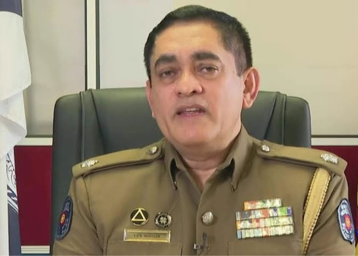 ආරක්ෂක අංශ වසරේ මේ දක්වා කාලය තුළ සිදුකල මෙහෙයුම් සම්බන්ධයෙන් පොලිස් මාධ්‍ය ප්‍රකාශක පළකල අදහස් (VIDEO)