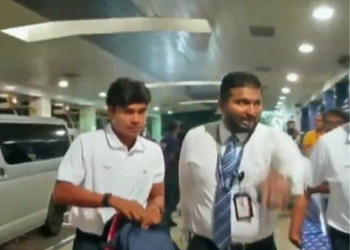 පියාට අවසන් ගෞරව දක්වා දුනිත් දිවයිනෙන් පිටත්ව යයි (VIDEO)