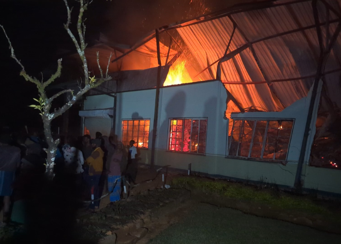 නල්ලතන්නි ලක්ෂපාන තේ කම්හලේ හදිසි ගින්නක්
