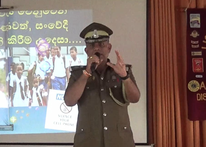 මත්ද්‍රව්‍ය ජාවාරම්කරුවන් එල්ලා මැරිය යුතු බව කියන බන්ධනාගාර කොමසාරිස් (VIDEO)