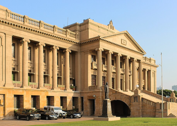 කැබිනට් මණ්ඩලය අලුත් වෙයි