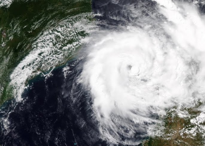 “මොන්තා” හෙට ඉන්දියාවට – ධීවරයින්ට තව දුරටත් අනතුරු ඇඟවීම් (VIDEO)