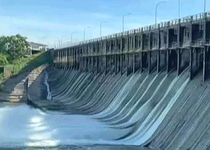 ජලාශ කිහිපයක් වාන් දමයි, අද පස්වරුවේත් තද වැසි (VIDEO)
