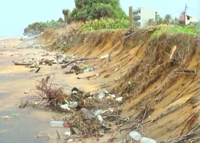 වැසි තත්ත්වය 28 දක්වා ජලාශ රැසක් තවදුරටත් පිටාර මට්ටමේ (VIDEO)