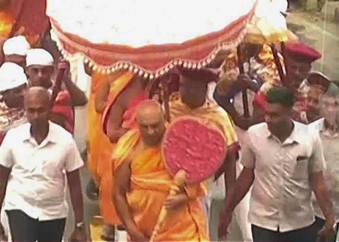 අභිනවයෙන් පත් වූ අස්ගිරි අනුනායක පූජ්‍ය නාරම්පනාවේ ආනන්ද අනුනාහිමිපාණන් පිළිගැනීමේ උත්සවය (VIDEO)