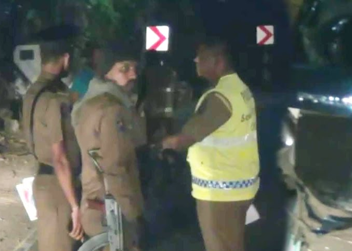 අණ නොතැකූ මෝටර් රථයකට පොලිසියෙන් වෙඩි (VIDEO)