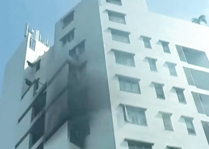 නාරාහේන්පිට මහල් නිවාස සංකීර්ණයක ගින්නක් (VIDEO)