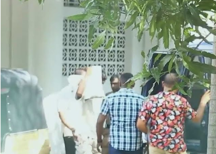 විදුහල්පතිගේ වැඩ තහනම් – මන්ත්‍රීවරියගේ දේපළත් විමර්ශනයට (VIDEO)