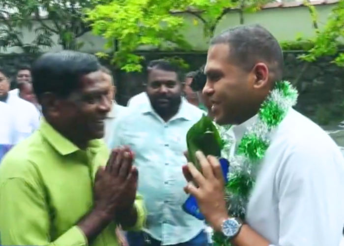 වැඩ අල්ලපු හරීන් ප්‍රනාන්දු (VIDEO)