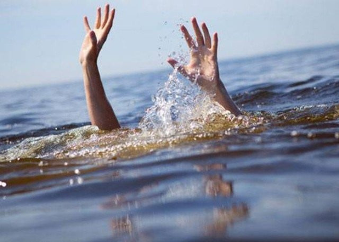 පාසිකුඩා මුහුදේ දිය නාමින් සිටි පුද්ගලයෙක් රළ පහරකට හසුවී අතුරුදහන්