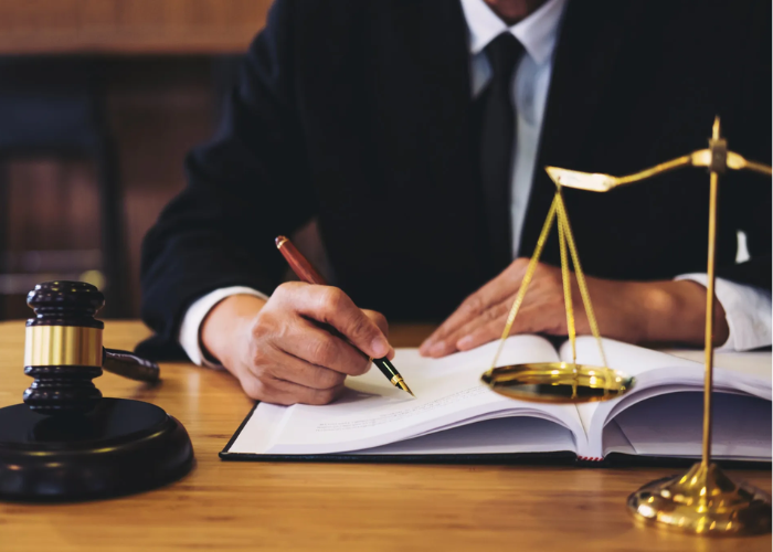 ජනාධිපති නීතිඥවරු හතර දෙනෙක් දිවුරුම් දෙති