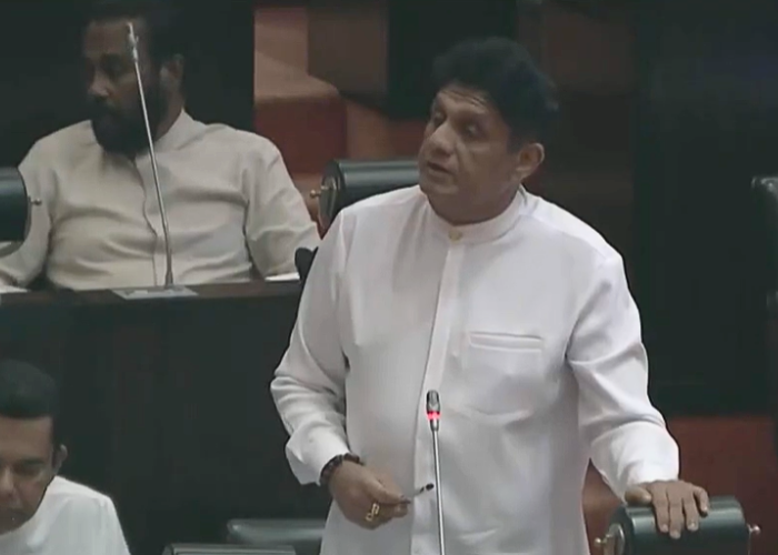 පවත්නා ආපදා තත්ත්වය හේතුවෙන් අද හදිසියේම රැස්වුනු පාර්ලිමේන්තුව (VIDEO)