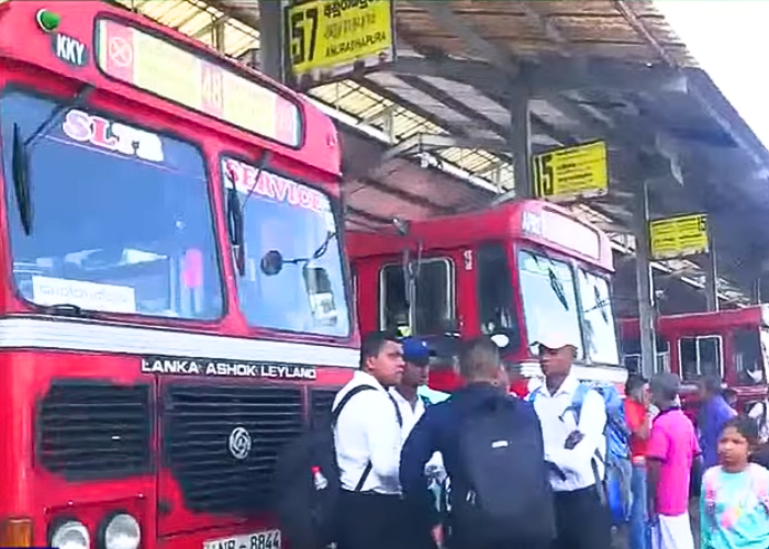 නත්තලට සූදානම – බස් සහ කෝච්චිත් ඇතිවෙන්න (VIDEO)