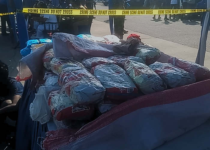 නාවික හමුදා භාරයට ගත් මත්ද්‍රව්‍ය සහිත යාත්‍රාව දික්ඕවිටට