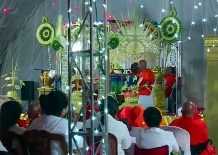 නව වසර උදාවෙයි – සියතින් රටටම ආශිර්වාද (VIDEO)