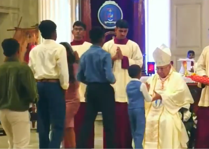 නව වසරට ආශිර්වාද පතා රටපුරා ආගමික වැඩසටහන් (VIDEO)