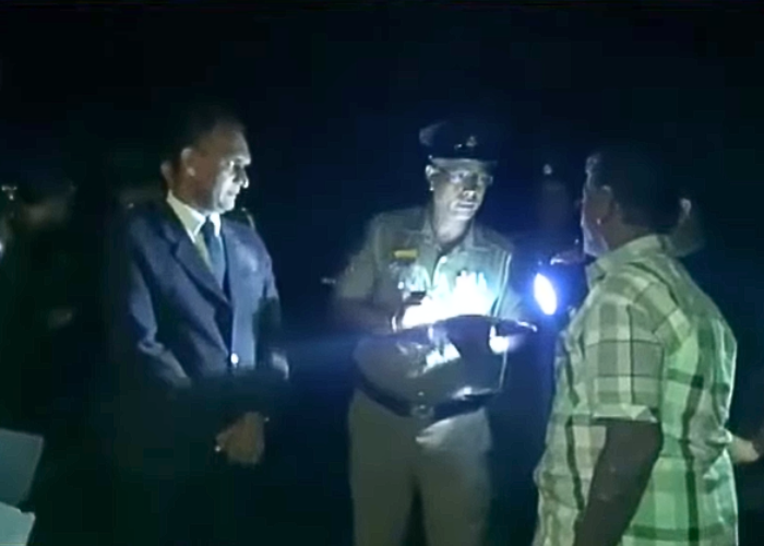 පොලිස් වෙඩි පහරින් තරුණයකු මරුට (VIDEO)