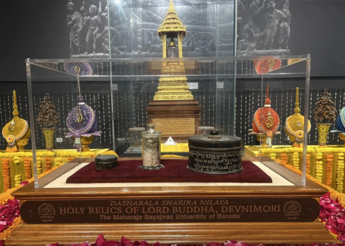 දෙව්නිමෝරි ධාතු ප්‍රදර්ශනය හෙටින් අවසන් – අද රාත්‍රී 10ට පෙර පෝලිමට එක්වන්න