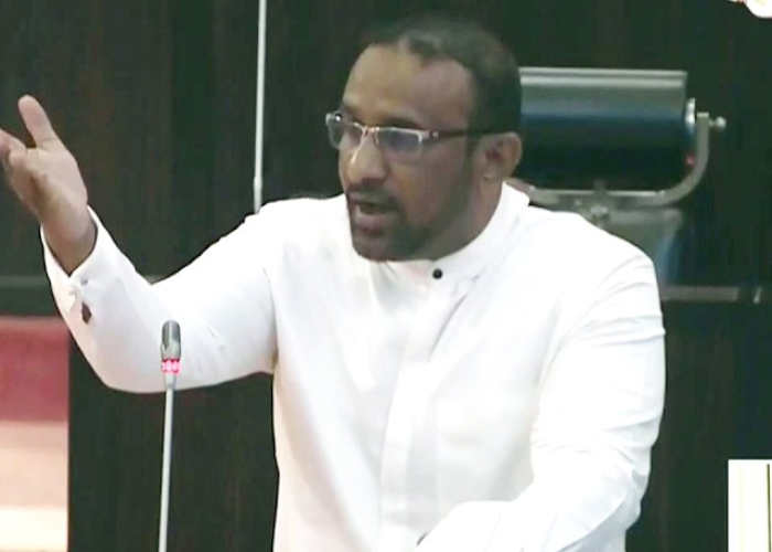 ගෝඨාගේ නඩුවෙන් ඇවිලුණු පාර්ලිමේන්තුව – නීතිවිරෝධී වත්කම් රැසක් එළියට 