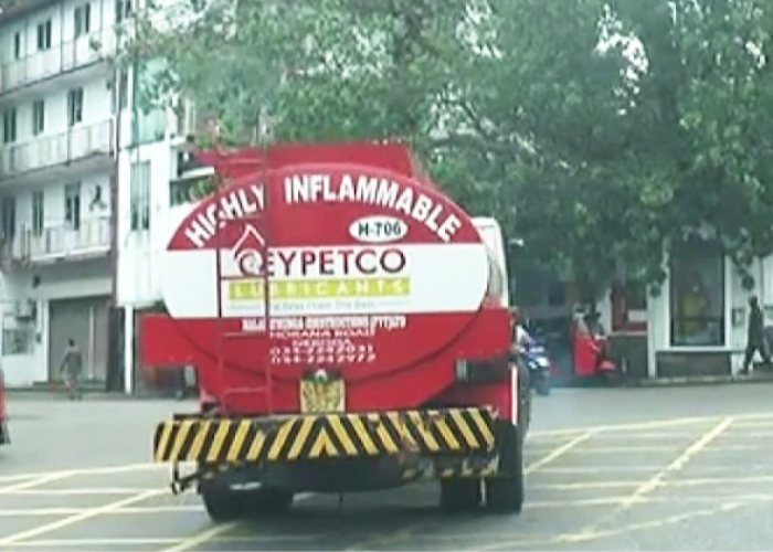 බලශක්තිය ගැන කතාකරන්න රුසියානු නියෝජ්‍ය ඇමති දිවයිනට – 25%ක් ඉල්ලන ටැංකි රථ හිමිකරුවන් (VIDEO)
