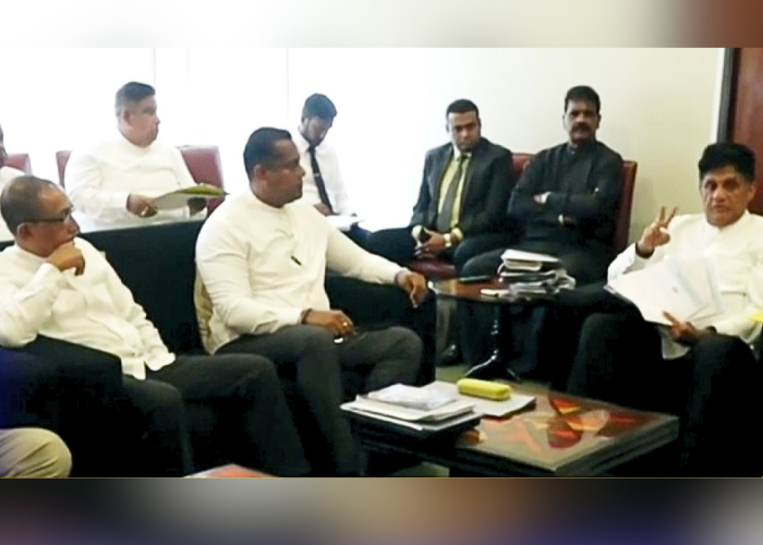 මැද පෙරදිග යුද්ධය ගැන කතා කරන සජිත් (VIDEO)