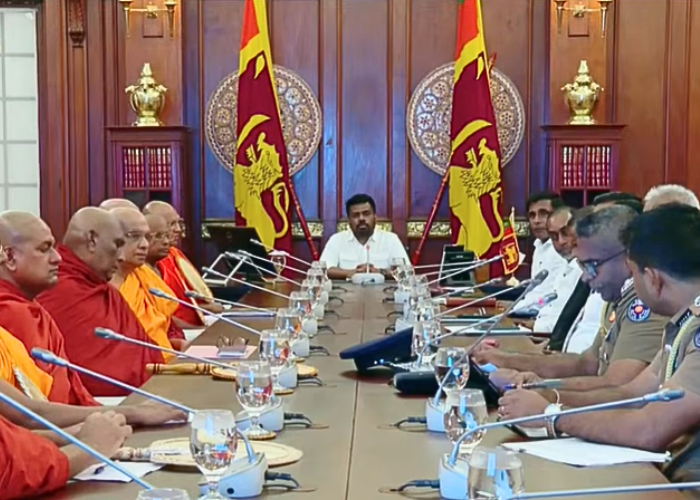 ත්‍රෛනිකායික මහා සංඝරත්නය ජනපති හමුවෙයි (VIDEO)