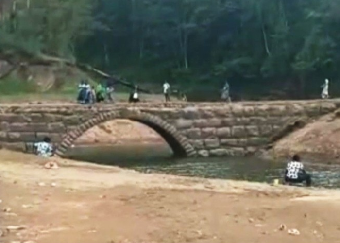 වැස්සත් ජලාශ හිදිලා (VIDEO)