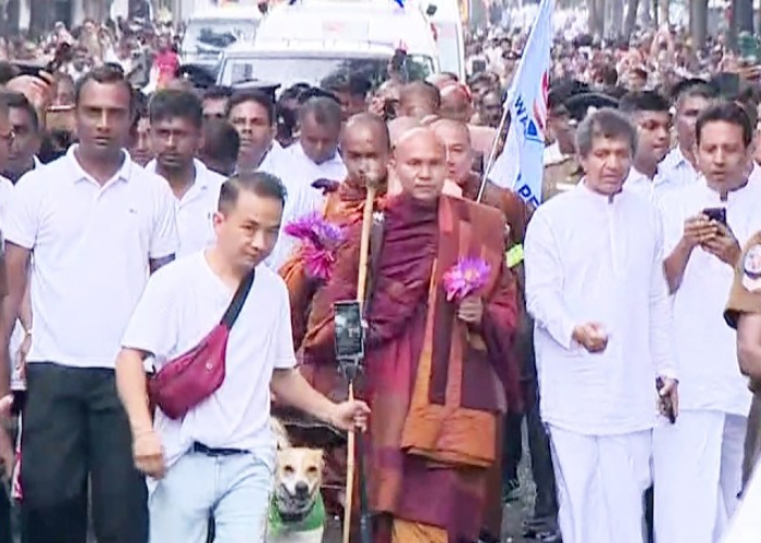 සාම පා ගමනට දළදා සමිඳුන්ගේ ආශිර්වාදය (VIDEO)