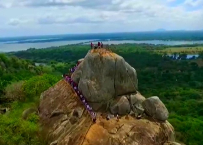 ජාතික පොසොන් සතිය ඇරඹෙයි (VIDEO)