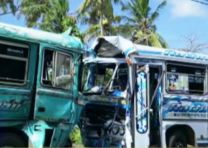 බස් 2ක් ගැටෙයි – 40කට වැඩි පිරිසක් රෝහලේ (VIDEO)