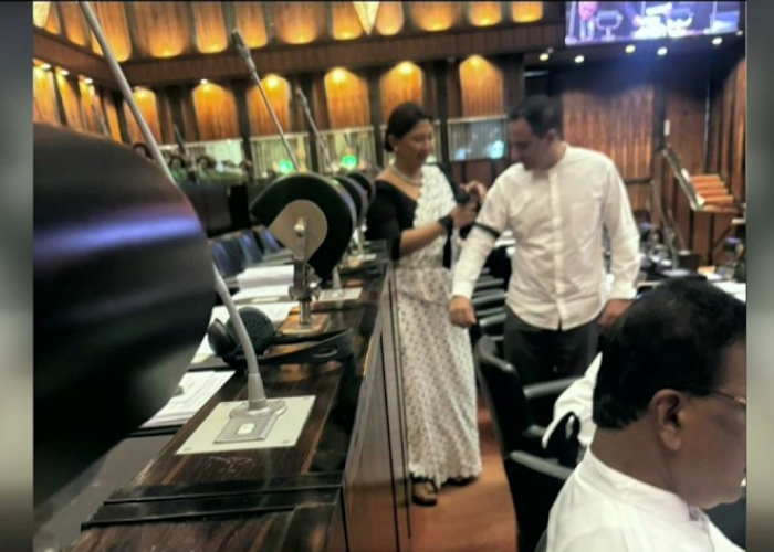 කලුපටි බැන්ද විපක්ෂය (VIDEO)