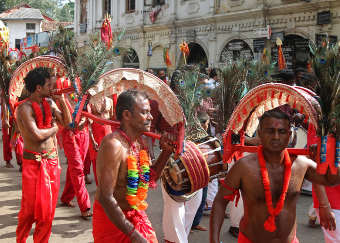 කාවඩි සමඟ දෙවුන්දර පෙරහැර අද (VIDEO)