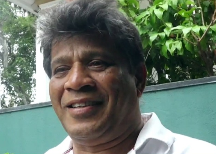 පෝලිමේ දිවි නසාගන්නවා මොකක්ද මේකේ අභ්‍යන්තරය කියන එක අපිට තෙරෙන්නේ නැහැ (VIDEO)