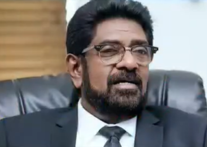හිටපු අමාත්‍ය කෙහෙළිය රඹුක්වැල්ල අල්ලස් කොමිසමට (VIDEO)