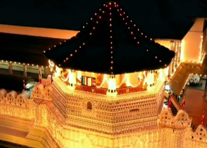 තෙවන රන්දෝලි පෙරහැර අද (VIDEO)