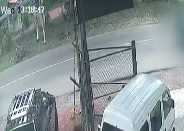 දෙල්ගොඩ අනතුරක් – 3ක් මරුට (VIDEO)