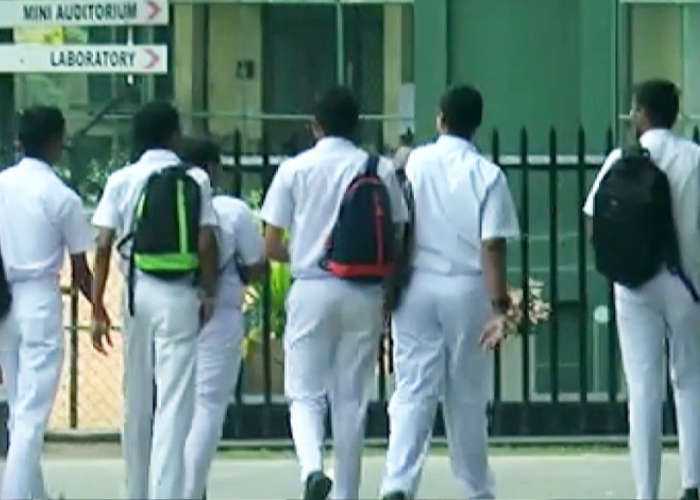 උසස් පෙළ ඇරඹෙයි (VIDEO)