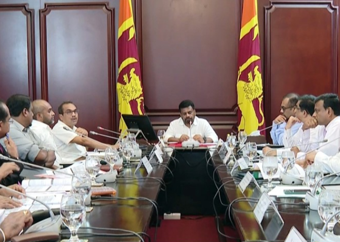 මාර්ග සංවර්ධනය නිසි කලට අවසන් කරන්න ජනපතිගෙන් නිලධාරීන්ට උපදෙස් (VIDEO)